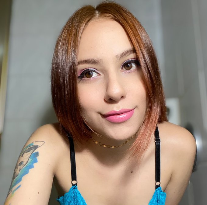 Watch Mía🦋's leaked NSFW photo on TwXstars