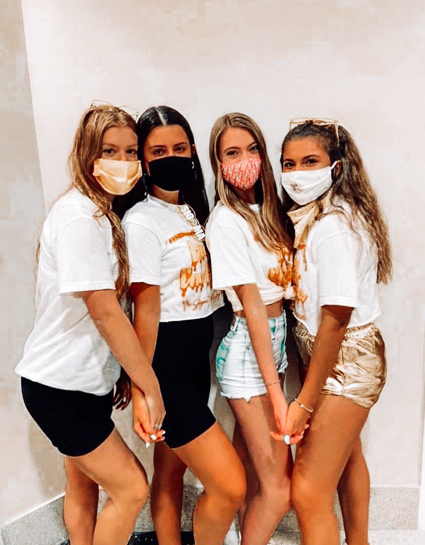 trisigma_hpu's tweet photo. HONEY THEY’RE HOME! Recruitment 2020 was definitely crazy, but we are already so in love with all of our new sisters!!!! Welcome to the hive ladies🍯🐝 https://t.co/fY5L21HKhF