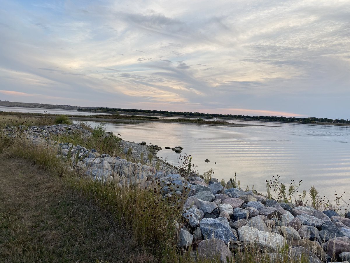 Fall on the prairie. 

#MissouriRiver 
#HiFromSouthDakota