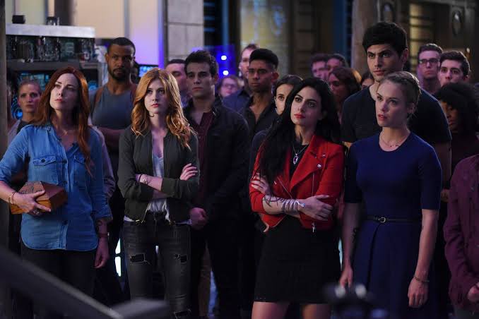 shadowsallop's tweet photo. @Kat_McNamara @willtudor1 If you think the #Shadowfandom gave up, YOU'RE WRONG @netflix @freeform @constantinfilm @abcnetwork @hulu @HBO @PrimeVideo , LET'S FIGHT TO SAVE our FAVORITE SERIES @shadowhunterstv, after that open ending, we deserve more CLACE, more SIZZY, more MALEC , see our parabatai CLAZZY https://t.co/nlMMy2xJ8a