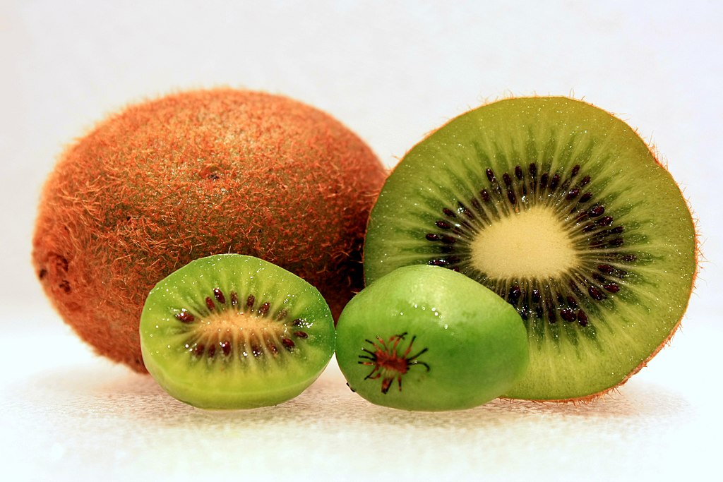 I mean seriously.Whoever tried the Kiwi first, you were very brave.For god's sake, it's got hairs!