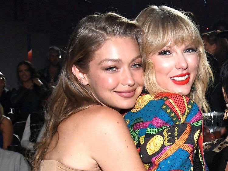 noproofnotmuch's tweet photo. SHE SAID AUNTIE ! TAYLOR ! i love them 😭 https://t.co/Rgg59fDpw5