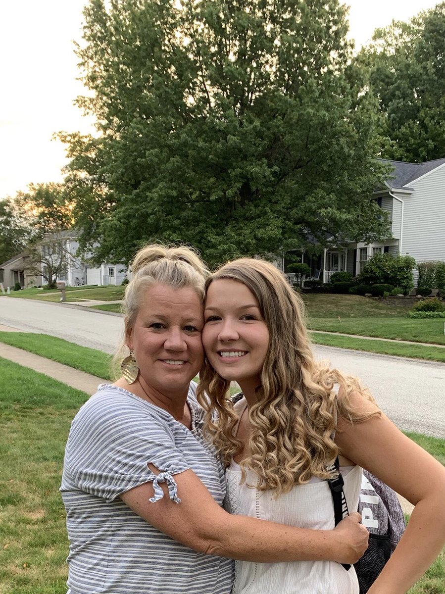 KarenStoops's tweet photo. Happy national daughters day to the best two things that have ever happened to me! Love you both more ❌⭕️❤️ #andluckytoo https://t.co/EPJLxRrANx