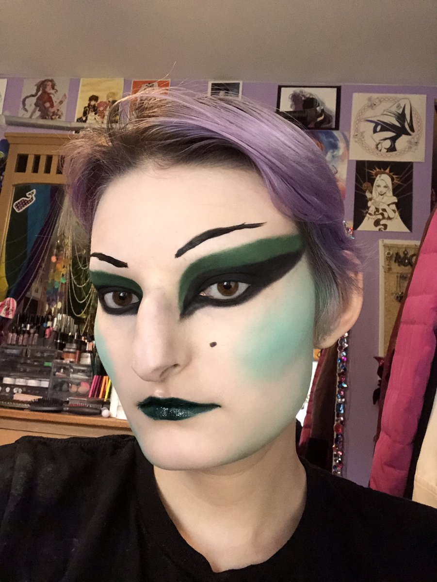 fullfringal's tweet photo. Green in all caps 
Underlined
And bolded 
✨💚🌿🌳🌴🌳🌿💚✨
#makeup #makeupoftheday #muotd #goth #gothgoth #gothmakeup #makeupfirstnegativitylast #artisticmakeup #artmakeup #makeupisart https://t.co/GDzkrRskm5