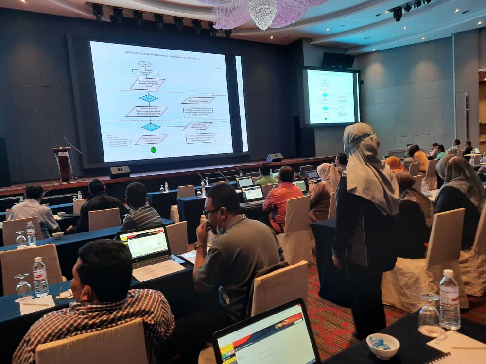 jkrkualapilah's tweet photo. BENGKEL APLIKASI PENGGUNAAN SISTEM ROMAPS 2.0 (Road Maintenance Application System) di Melaka. @MOWorks @JKRMalaysia @JKRNS @MDKP1 https://t.co/4tpkirVl2k