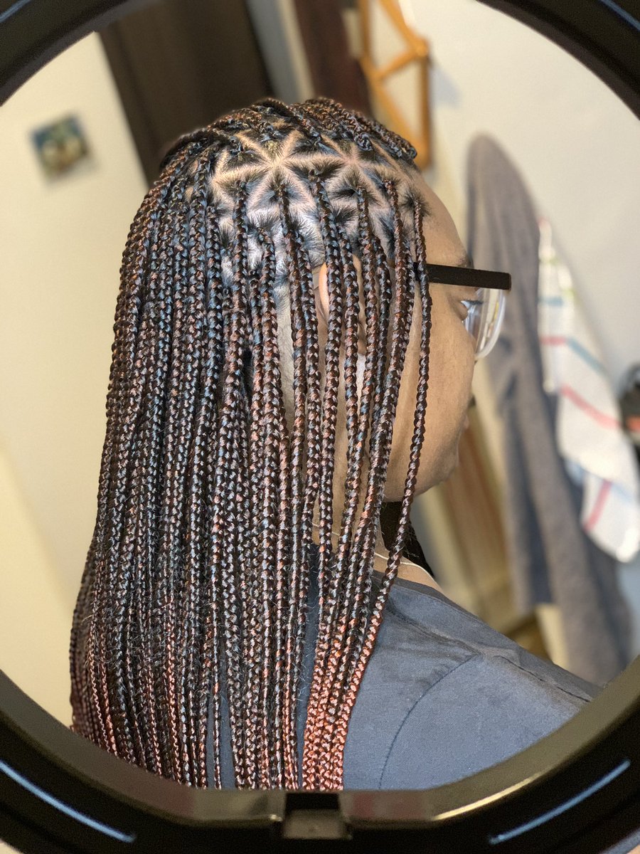 Thebiggest_Ken's tweet photo. i got this braid shit in a headlock fr! ๐ knotless box braids w triangle parts #wilmington #knotlessbraids #triangleparts #cute https://t.co/4U2OlFCCCz