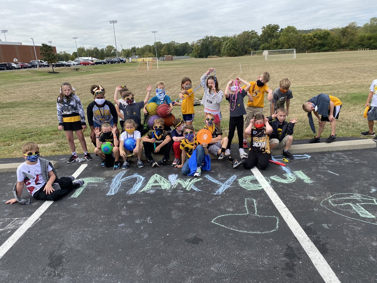 We love having #jacketpride Thanks to everyone who donated our recess equipment!!❤️Especially <a href="/THS_WSoccer/">Taylor Womens Soccer</a> #weare3 <a href="/TRLSDjackets/">Three Rivers</a>