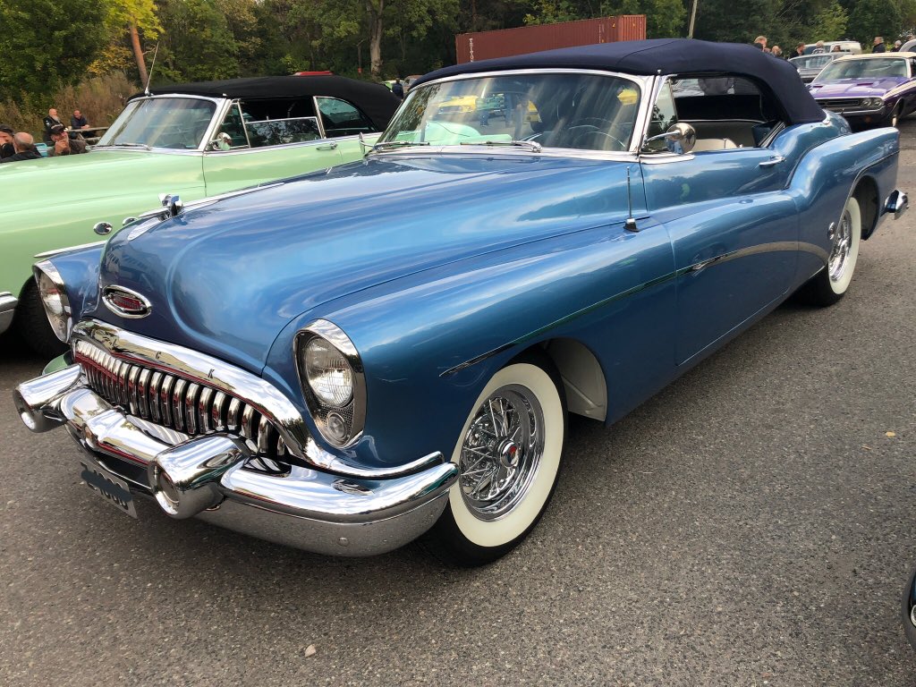 Werner Danielsen on Twitter: "1953 #buick #roadmaster and a #skylark  #Norway https://t.co/95pQiVf7ek" / Twitter