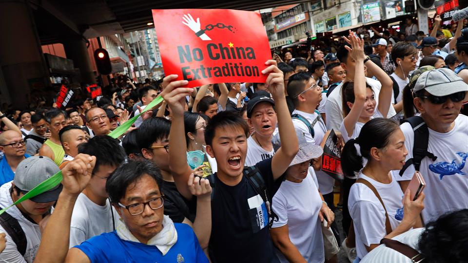 4. At the instigation of HongKong's opposition politicians and some media, HongKong people fear the extradition bill. As a result, they began to protest in the streets.