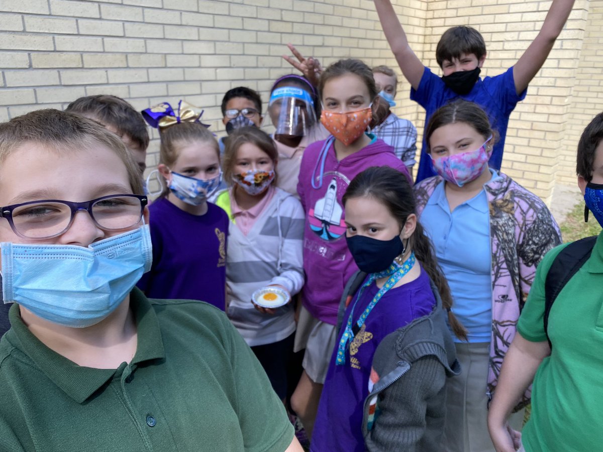 robinbishop62's tweet photo. These Ss are using a solar cooker to demonstrate heat energy from the sun &amp; chemical changes. We fried an egg outdoors! We went through the scientific method and explored energy! #ClassWithoutWalls #BESLimitless #BESdreamsbig https://t.co/mw3livm3qh
