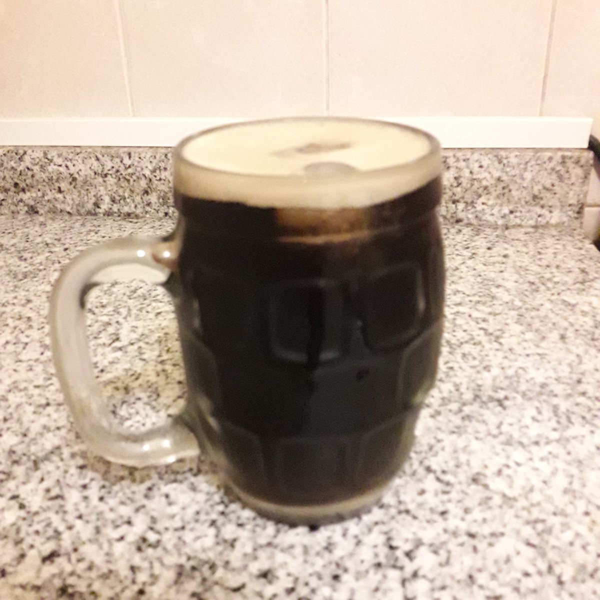 periodismocruel's tweet photo. Esta noche se brinda por el cumple de @OkCirujan y por el omnipresente fundador del #BarVirtual, el benemérito Dr. @OrningRodriguez. SaluD!! https://t.co/pKGvvbXEo4