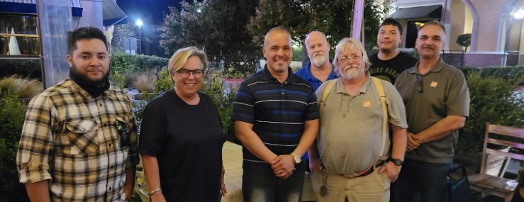 What a great HDMS team in the Fearless D327!  So proud of what you do everyday in our customers homes!!!!  How proud of you am I.   Great celebration dinner with you!  Fearless D327 is in the house ⁦<a href="/wendyofthewest/">Wendy Jiles</a>⁩ ⁦<a href="/LorenzoOrmond/">Lorenzo Ormond</a>⁩