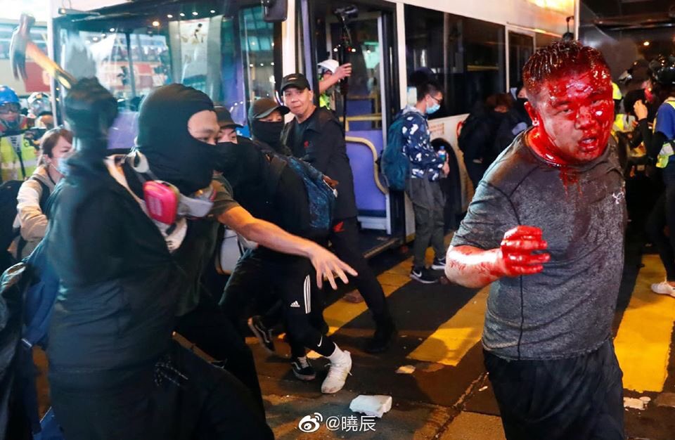 6. The protests have become increasingly violent.The protestors broke into govt buildings, robbed shops, set fire on the streets and beat innocent passers-by.The theme of the protest also shifted from the anti-extradition to anti-govt and anti-China.