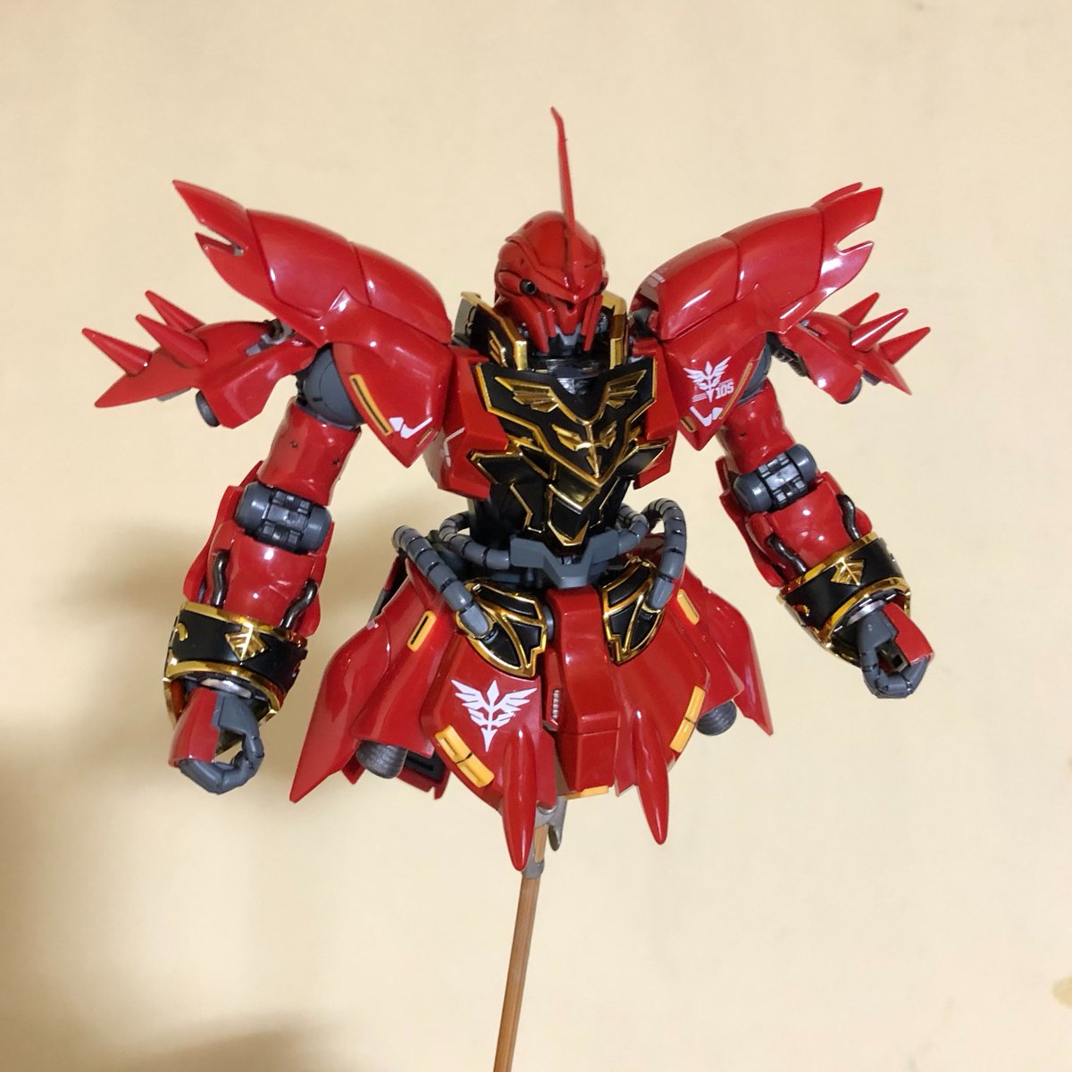 ギャラクシーナイト魔裂 ジオング形態 このツルツルボディーたまらんのう サザビーやナイチンゲールのデザインを取り入れつつ全く別の機体になってるの凄いと思います フル フロンタルの設定ともマッチしてるし ギャラクシーナイト魔裂 ジオング形態 このツルツルボディーたまらんのう サザビーやナイチンゲールのデザインを取り入れつつ全く別の機体になってるの凄いと思います フル フロンタルの設定ともマッチしてるし