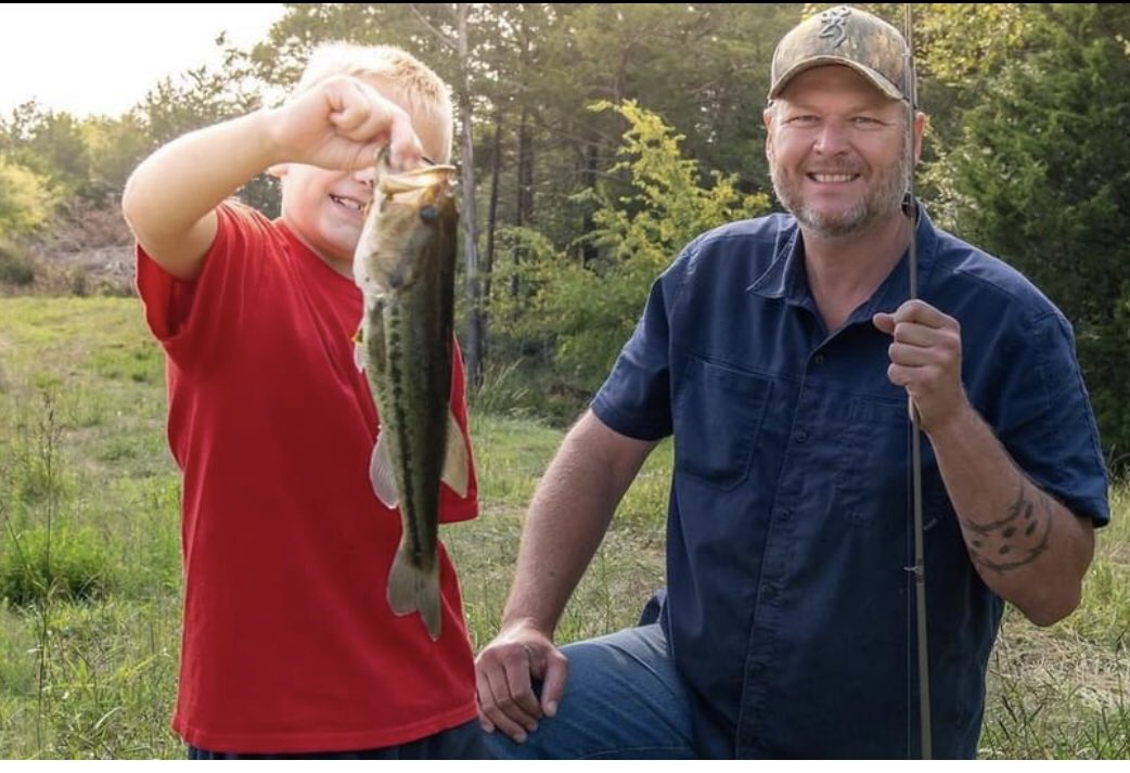 IvoryPleasant's tweet photo. @blakeshelton thanks for taking these kiddos fishing!  You are awesome!  This is something they will never forget.  #youaretherealMVP https://t.co/sraNwEbk2u