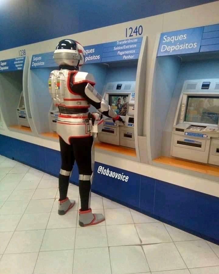 ブラジルでお金をおろしているジャスピオン。

#巨獣特捜ジャスピオン #RX7
#ジャスピオン #サタンゴース