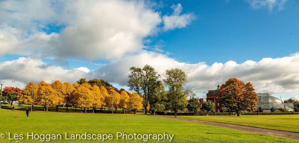 Lovely walk today in Glasgow Green. Blue skies and beautiful autumn colours. <a href="/WindyWilson88/">❤️Windy Wilson❤️</a> <a href="/VisitScotland/">VisitScotland</a> <a href="/DiscoverGlasgow/">Discover Glasgow</a> <a href="/peoplemakeGLA/">People Make Glasgow</a>  <a href="/JudithRalston/">Judith@weather</a> #Autumn #autumncolors #Glasgow <a href="/Glasgow_Live/">Glasgow Live</a>