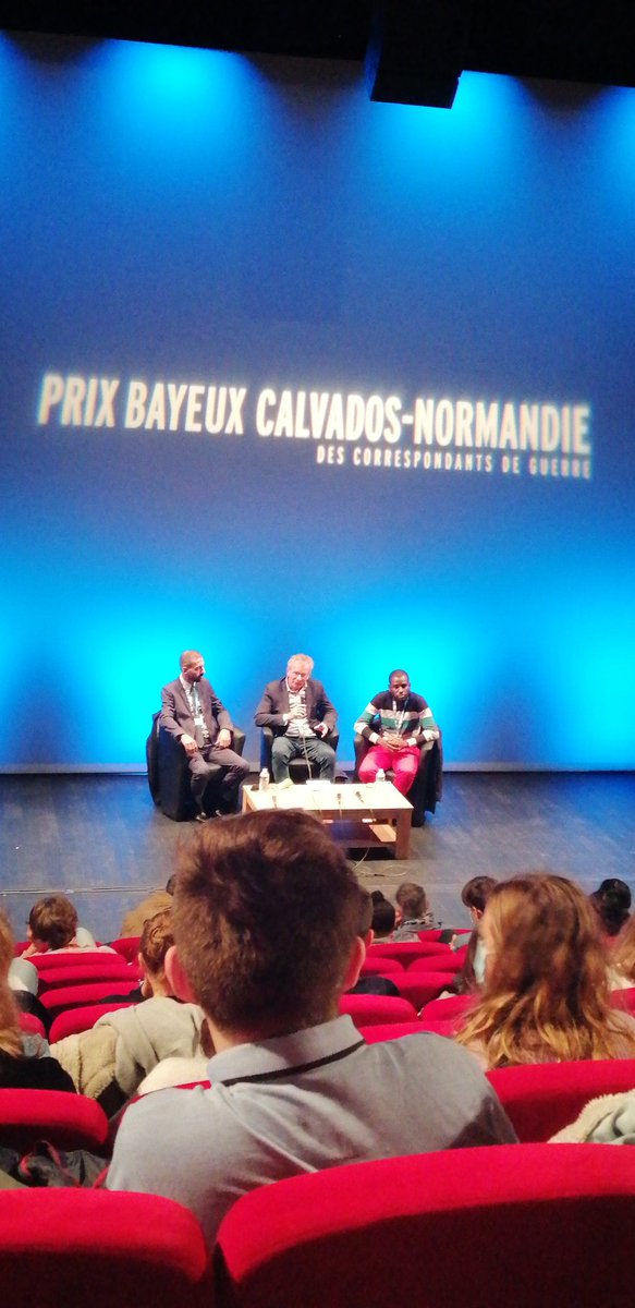 Actuellement à la présentation de la maison du journalisme, nous rencontrons 2 journalistes, obligés de fuir pour se protéger eux et leur famille. Puis un échange questions réponses sur les difficultés rencontrées pendant leur exil. #PBCN2020