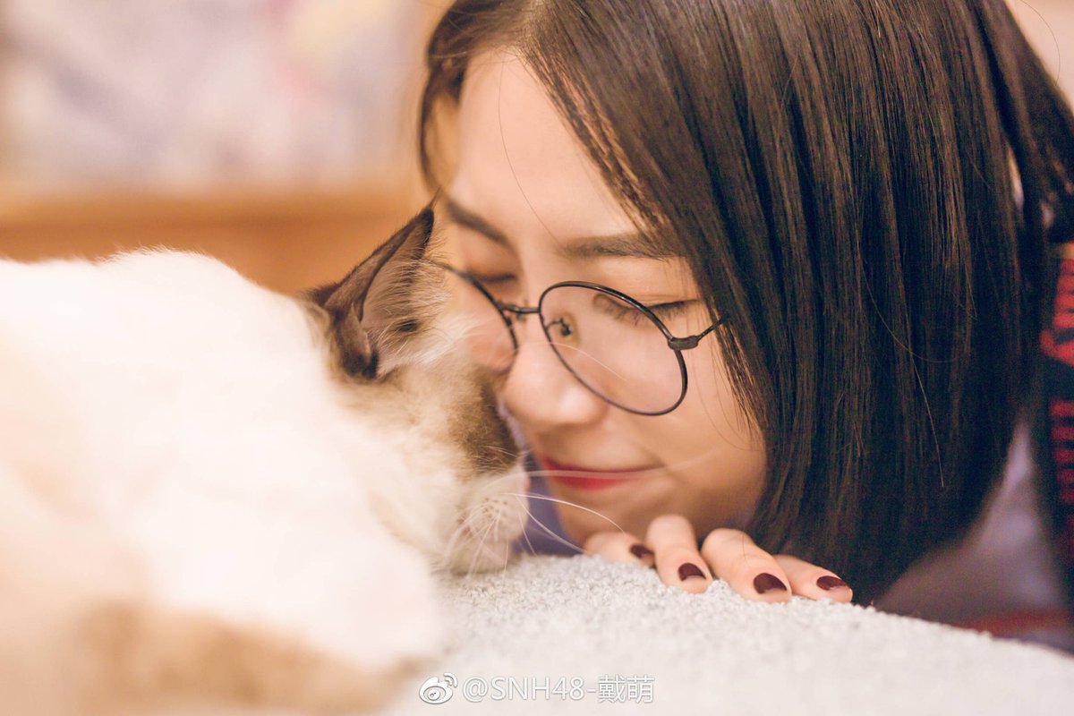 NeungKaew3011's tweet photo. ม่าม๊าเหมิงกับอันนามุมุทิ่สุดเลย.🎪✨
#HappyGraduationDAIMENG https://t.co/h4SDJUdouK