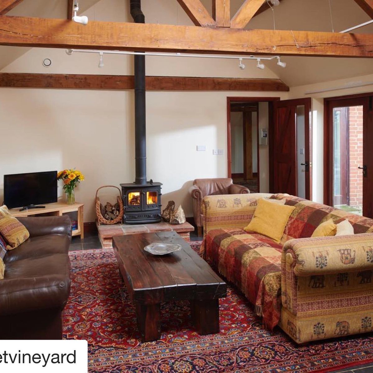 ChetVineyard's tweet photo. #Lastminute availability Oct 11-15th, 19-27th at the Vine House #selfcatering #cottage @ChetVineyard slps 6, #dogfriendly, #accessible, no steps, #goodWiFi connections for work/leisure. Perfect #staycation on #vineyard #norfolkholiday DM for more details https://t.co/rAb0xfmtoV