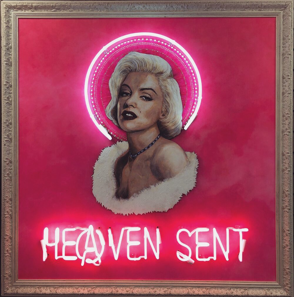 VilladiGeggiano's tweet image. Martini time🍸with the wonderful “Heaven Sent” Marilyn Monroe by one of our Resident Artists @ILLUMINATINEON 👩🏻‍🎤
All works are available for sale! 

#supportingcreativity #ibelieveinart #artiswork #residentartists #loveart #art #neonart #neonartwork #artandfood #localartist