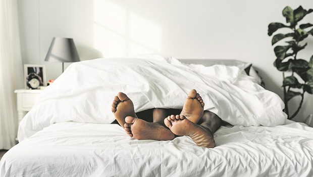 UltimateRadioLS's tweet image. #WhyFactor on #thehitfactory with @quizydj 

WHY do guys take pride in the number of girls/partners they have slept with? 

WhatsApp +266 6220 0998