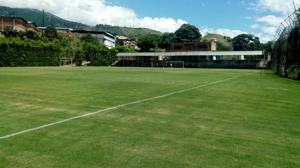 AcEmFC's tweet image. Academia Emeritense FC siempre tendrá las puertas abiertas a la Selección Vinotinto .@SeleVinotinto 
La mejor cancha de entrenamiento del país.