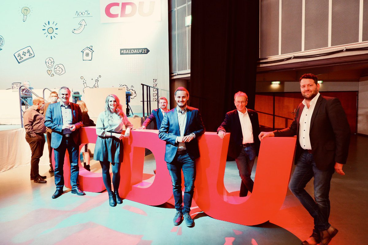 cdu_suew's tweet photo. Der Tenor war eindeutig: es ist an der Zeit für den Wechsel. #RLP kann mehr! Hierfür treten unsere Kandidaten bei der #Landtagswahl2021 an. Heute fand die Landesvertreterversammlung der @cdurlp zur Aufstellung der Landesliste statt. https://t.co/0t9NCKOZ4Q