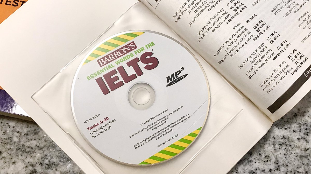SoSplendidPM's tweet photo. มาแชร์นส.IELTsเร่งรัด 2 เล่มไม่หนาไม่บางแต่อัดแน่นเป็นเวอร์ฯEng-Eng.+CD👉(1)เล่มเล็กBARRON’S เน้น 600ศัพท์แบ่งตามfieldsที่เจอบ่อยโคตรในออ.ท่องไว้ช่วยเพิ่มคะแนนได้ทุกพาร์ท (2)เล่มใหญ่ Cambridge ให้ข้อสอบเสมือนจริงมา6ชุดเคยนั่งทำแบบจับเวลาจริงคือจุกคือเสมือนออ.ของจริงมากแม่มยากมาก! https://t.co/P3OFaPwqoC