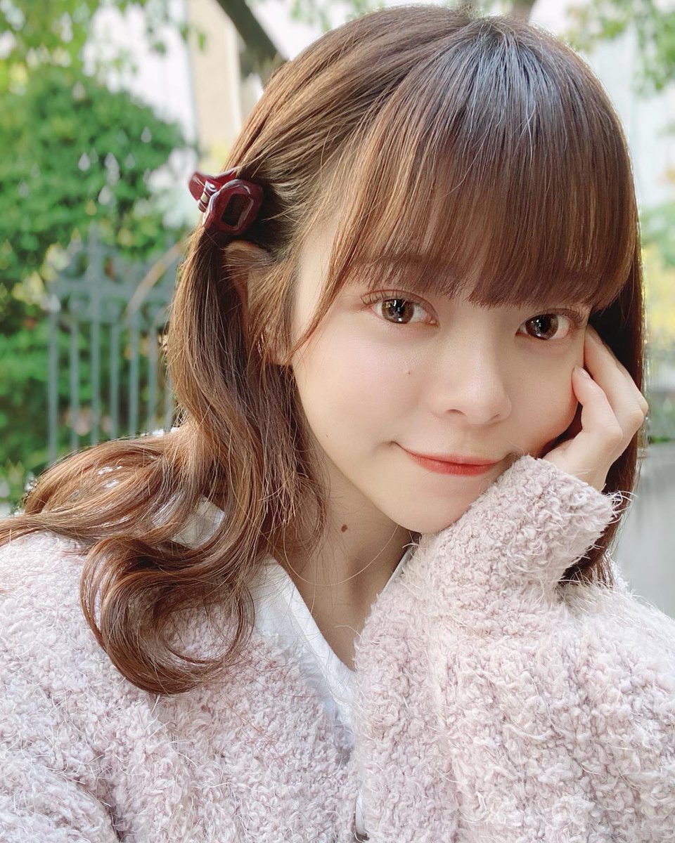 Title_Hana's tweet photo. ＼ あべはなフォロワー3000人突破 ／
いつも拡散有難うございます…！

✌🏿記念して皆様にリプ返します✌🏿

□@Title_Hana をフォロー
□このツイートをRT、いいね
□10/11 23:59 まで
□1人1回のみ

日頃の感謝を込��てひとつひとつ丁寧に返すので、たっくさんの愛ください🌼
#タイトル未定 #阿部葉菜 https://t.co/JK29uxcGkE