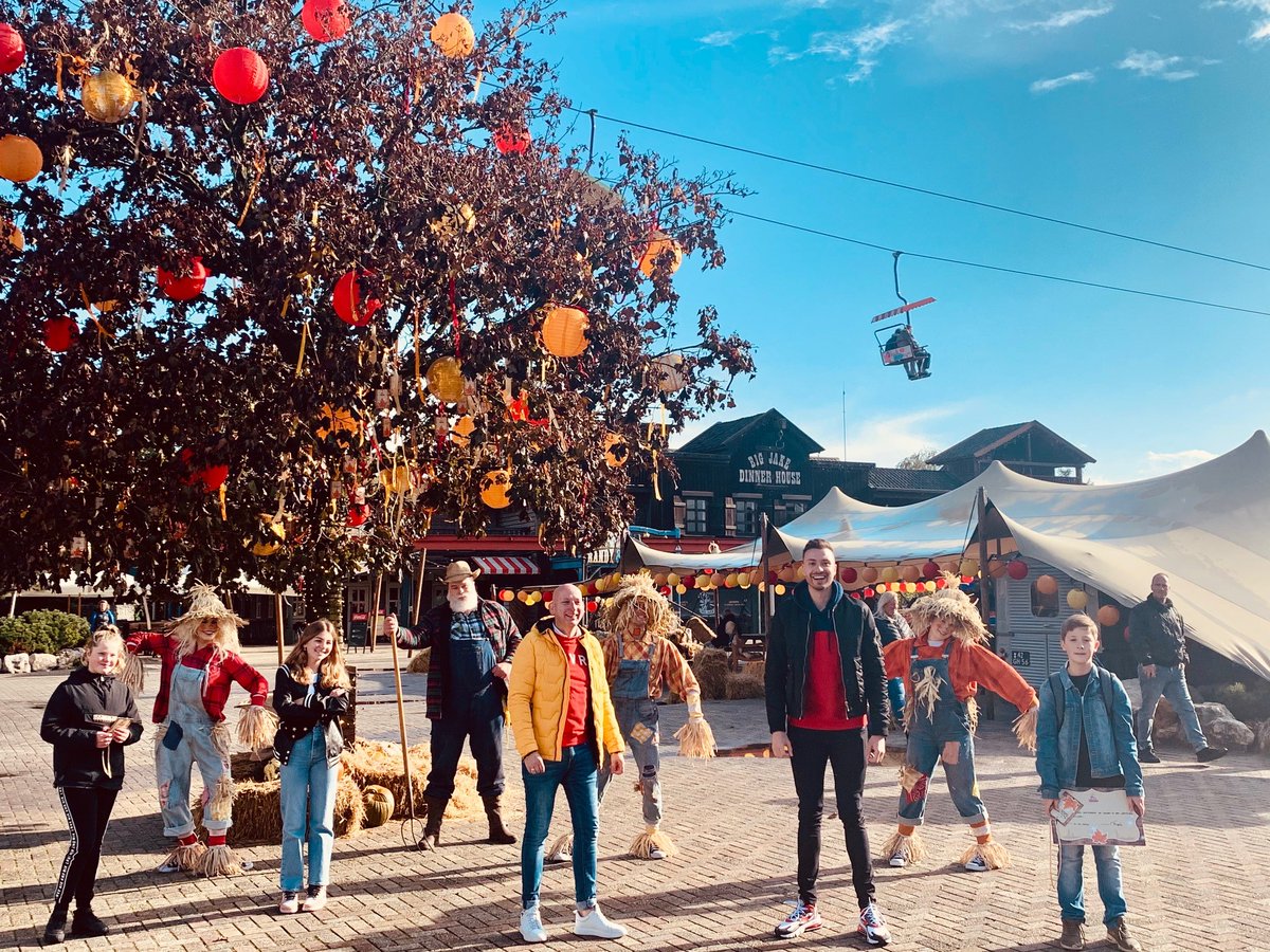 Vandaag heeft Farmer Frank de eerste wensen uit de wensboom gehaald. De wensen van Romano en Britt zijn als eerste wensen van de Western Wish Fall in vervulling gegaan. Een exclusieve meet &amp; greet met Furtjuh en Senna Bellod. Deel jij ook jouw wens met ons?slagharen.com/westernwishfall