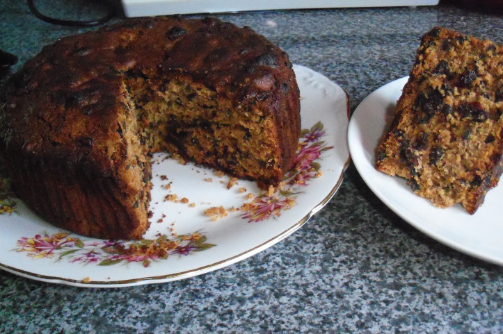 Easy fruit cake recipe that's simple to make and perfect as a Christmas cake.  #foodblog  #baking  #cake  #christmascake  #homemade  #cooking  #cookery  #lovetobake  http://kitscooking.org/2020/10/10/fruit-cake/