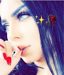 من يحبك يستطيع ان يفهمك من نبرة صوتك ، حتى وإان كنت تتظاهر بأنك على ما يرام .