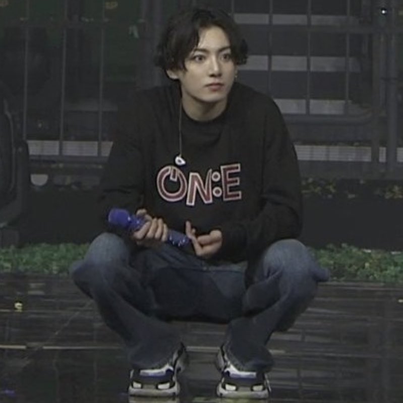 btsarmy2018x's tweet photo. The duality of jungkook is just insane to be honest- https://t.co/dCT1FEfmlD