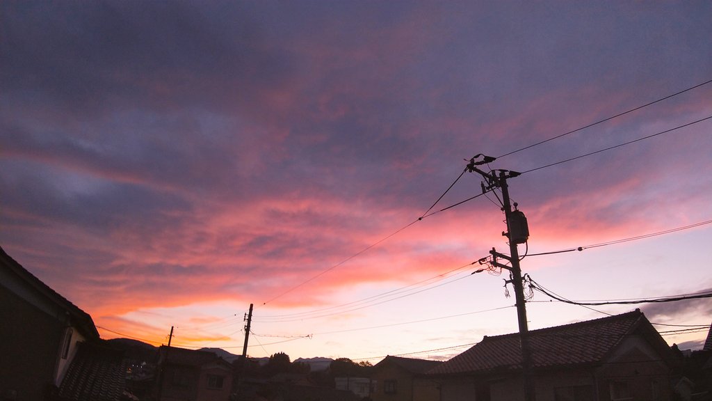 ZCNE5UbAPaPwlPo's tweet photo. 今日の空２です。 https://t.co/Rv6onQshaX