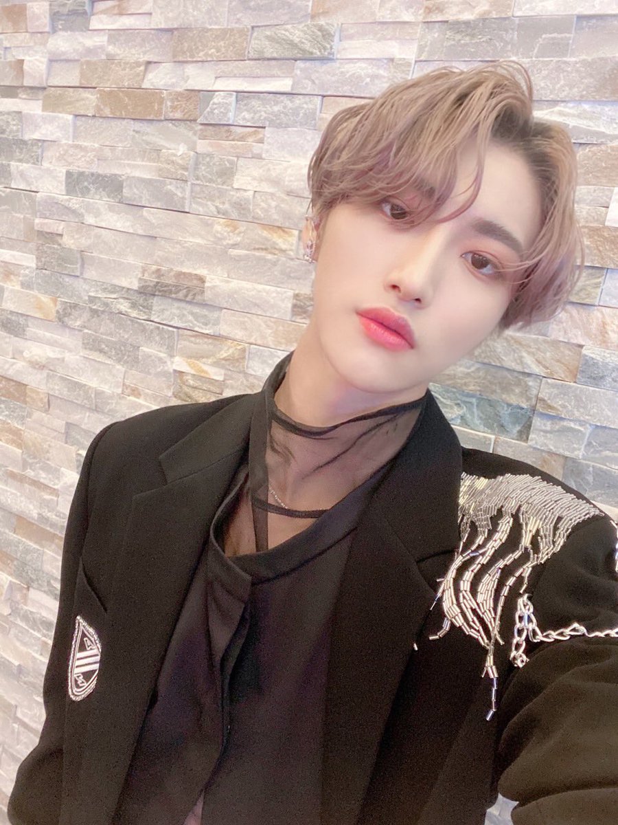ATEEZofficial's tweet photo. [#성화] 오랜만에 짱셉션❤️❤️❤️
고생했다 성화야 토닥토닥
무대해서 기분 좋음😆
#ATEEZ #에이티즈 https://t.co/Le8ZCmrO5p