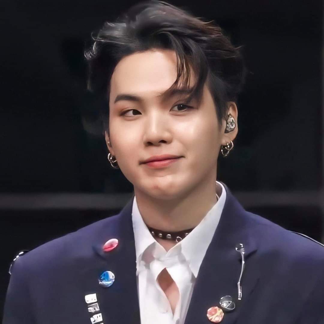 Reese1133's tweet photo. Min yoongi! HD!!!
I don't know I can't hide my smile because of this Pic hahahaha
#MapOfTheSoulOne https://t.co/ZOl2gphicq