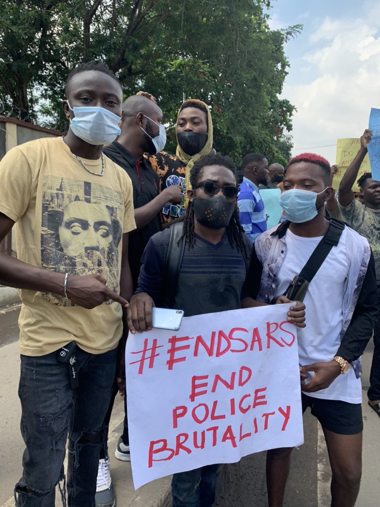 justskippo's tweet photo. Kindly retweet this . What’s the update in your area ? cc @pamilerin @theShortolany @DONJAZZY @wizkidayo @davido @kemismallzz @iamDo2dtun  #EndSARS #EndPoliceBrutality #EndNorthernBanditry #EndSarsOgbomosho #unilag https://t.co/zo30kh5zFr