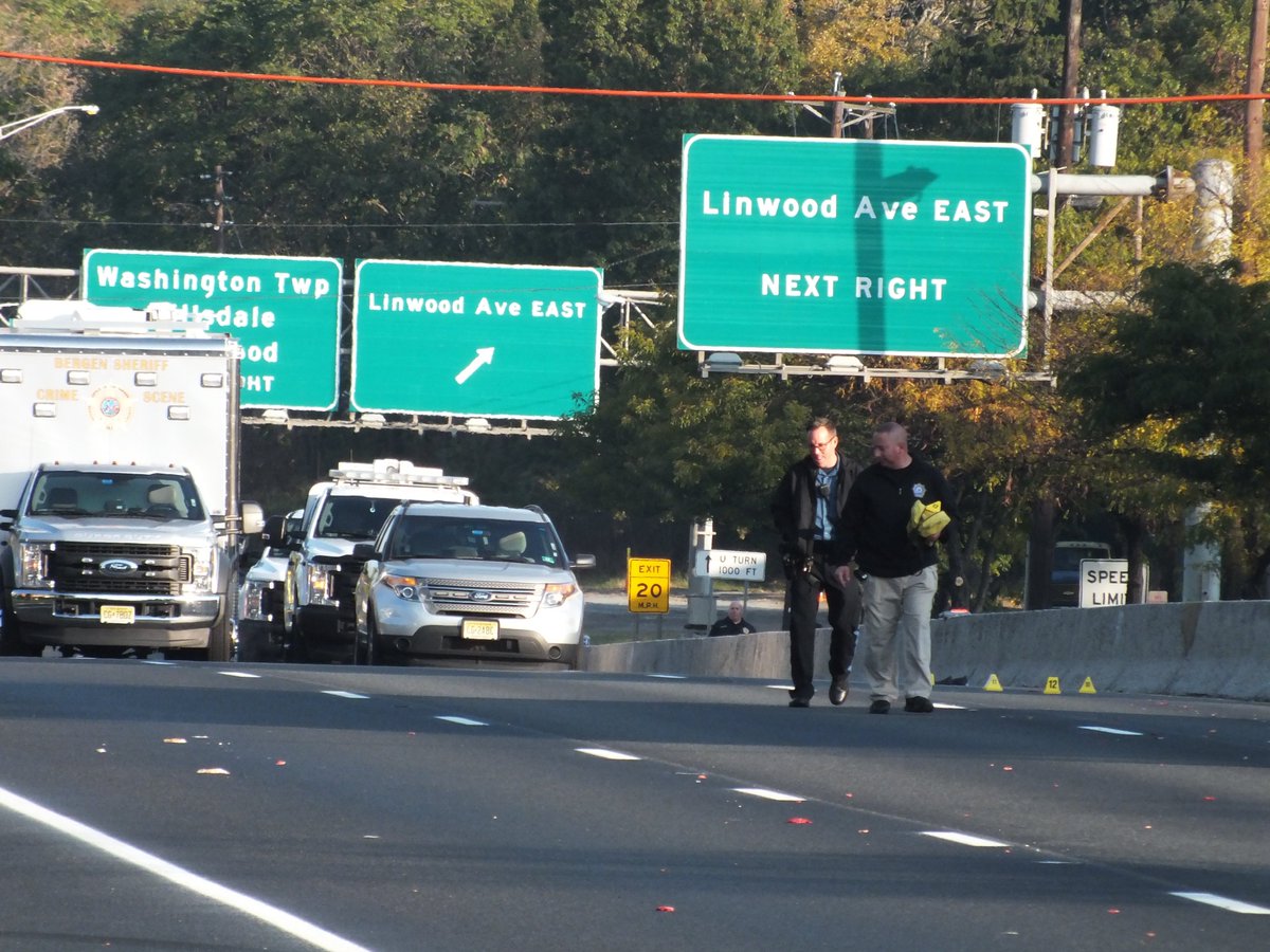 boydaloving's tweet photo. Fatal accident closes Route 17 in Paramus. #Paramus #Route17 #Rt17 #ParamusPD @northjersey @NJAdvanceMedia https://t.co/KX0omRuuOf