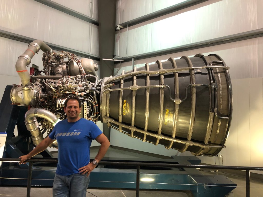 NASARoman's tweet photo. I am Eduardo Bendek and, I'm originally from Chile. I work on the verification system for the Roman Space Telescope Coronagraph Instrument that will find planets around other stars! 

Fun fact: I love outdoor sports, like skiing and sailing. #HispanicHeritageMonth https://t.co/rgUsjBXfbx