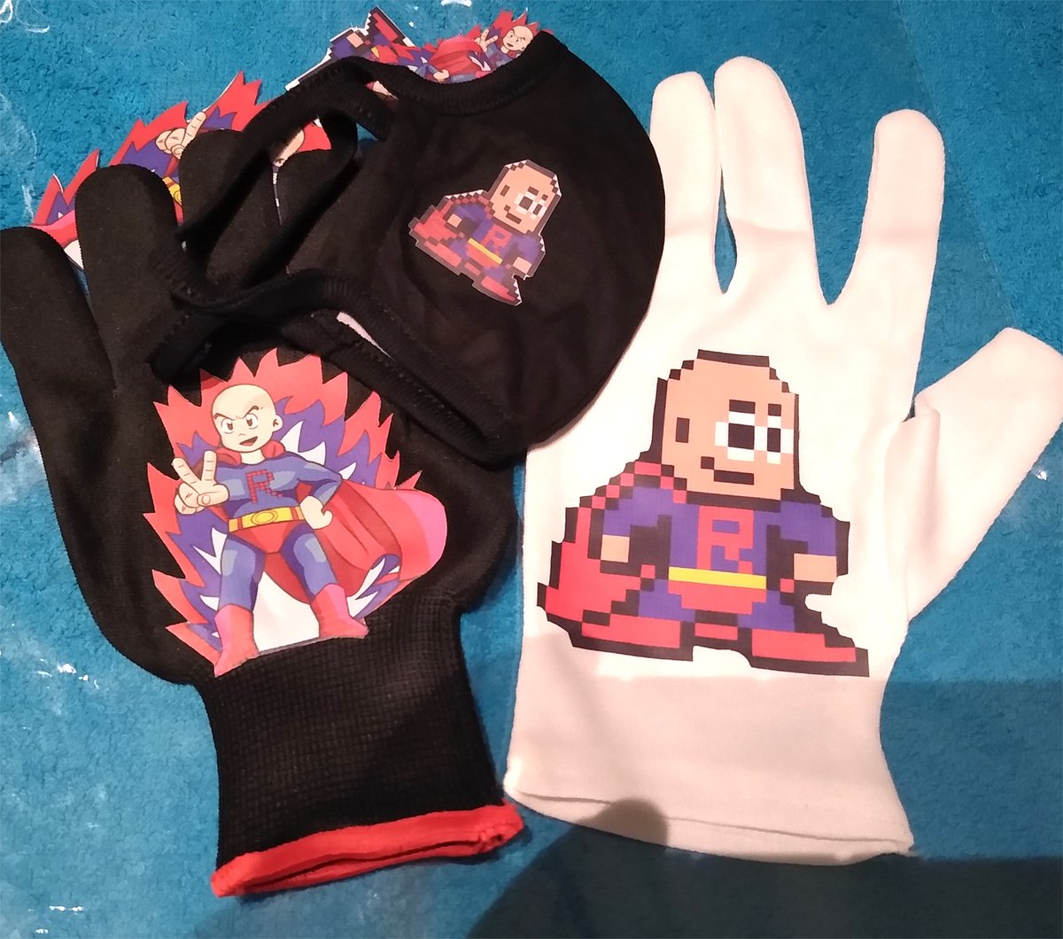 Newoldgames's tweet photo. Retroman FULL Equip ^^
#Guantes y #Mascarilla  CUSTOM para los videos del canal💖
link  👉 https://t.co/LGZCvOOKVW https://t.co/l22LqqPHCx