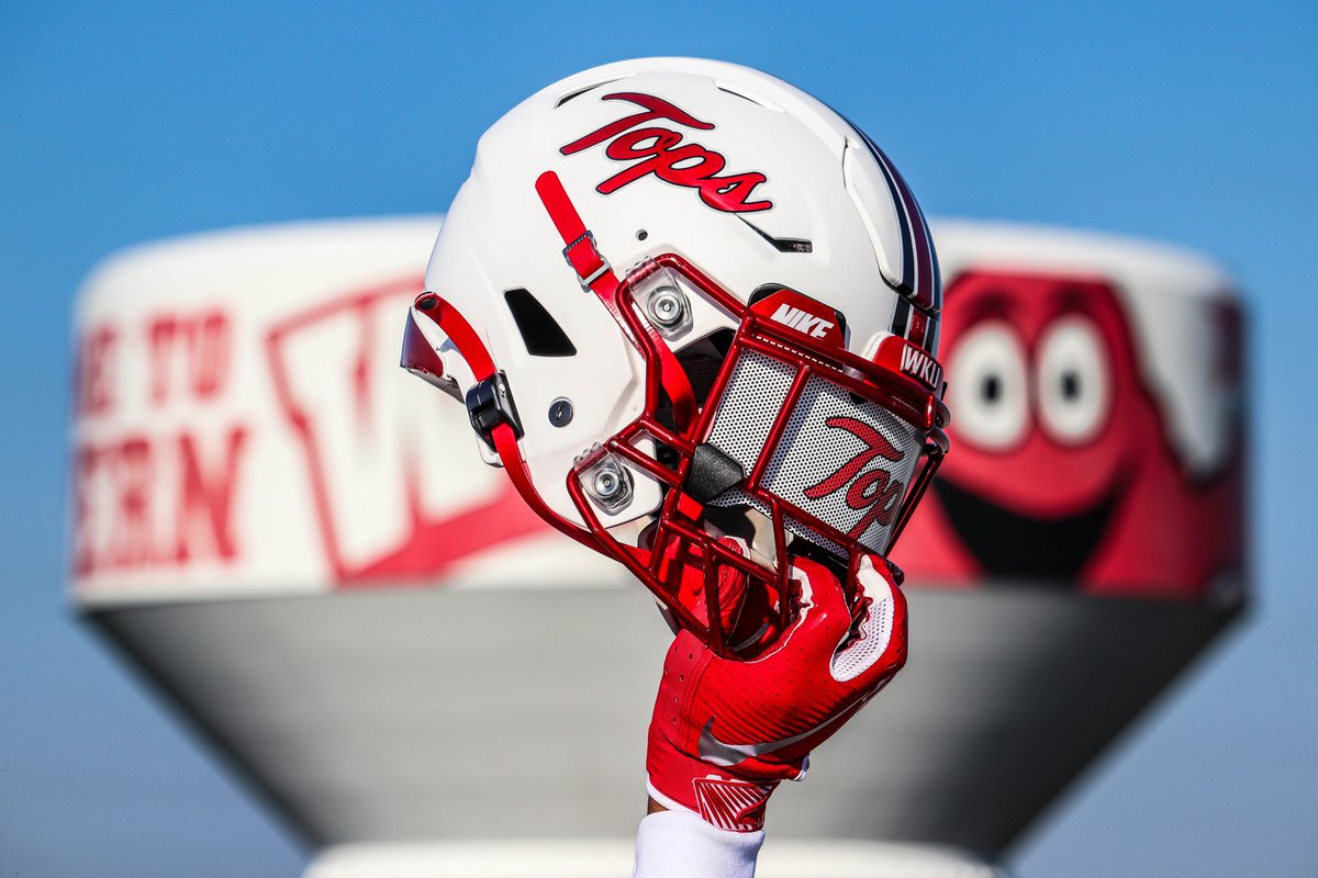 WKUFootball's tweet photo. So 𝓯𝓻𝓮𝓼𝓱 and so 𝓬𝓵𝓮𝓪𝓷 ❄️

#GoTops https://t.co/syXKsGL1T0