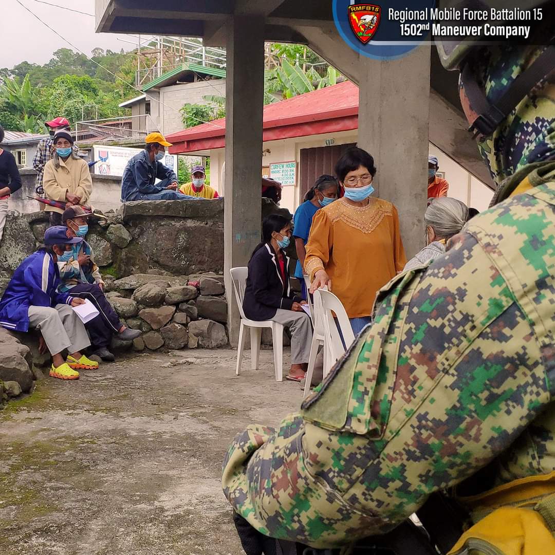PNPRmfb1502ndMC's tweet photo. 1502nd Maneuver "Jaguars" Company coordinated with DSWD-Mt. Province SWAD Office to provide security during the distribution of social stipend in the Municipality of Tadian. 

@rwinp88
@PNPCordillera 
@RMFB15cares https://t.co/j3fnEIsCGV
