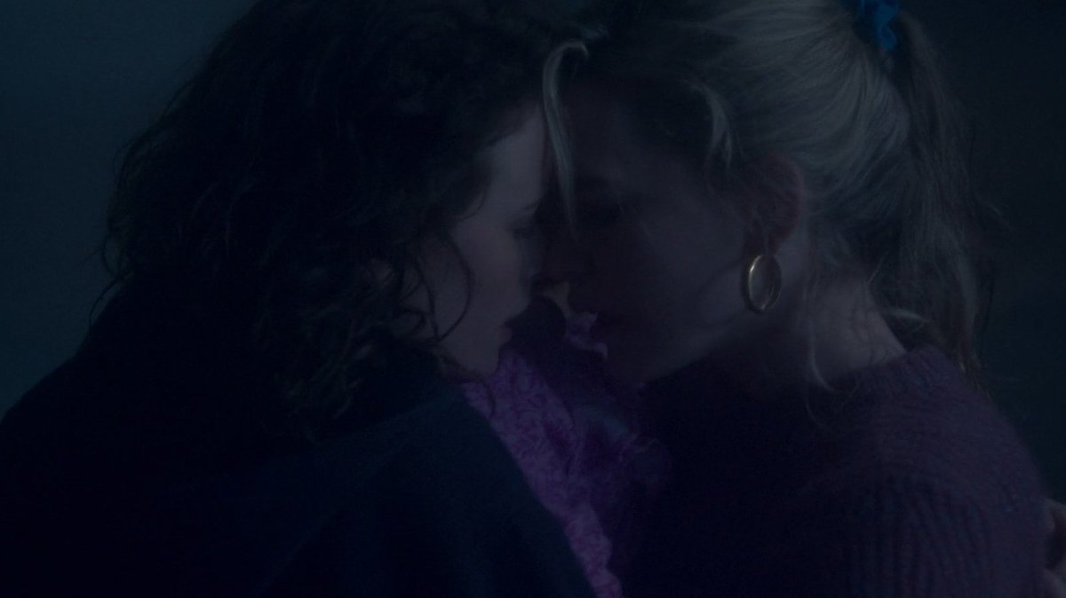 _allthelilies's tweet photo. how jamie is always there for dani, taking care of her and always so patient with her, i'm feeling so emotional https://t.co/KwcPX0yRGk