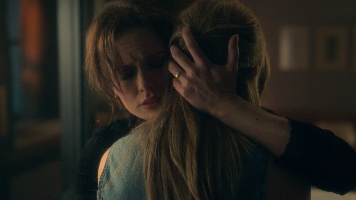 _allthelilies's tweet photo. how jamie is always there for dani, taking care of her and always so patient with her, i'm feeling so emotional https://t.co/KwcPX0yRGk