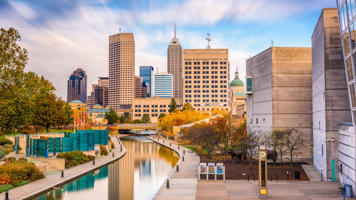 IUIndianapolis's tweet photo. Take a deep breath and enjoy the view. 🌇 🍂 https://t.co/23nWwswWrA