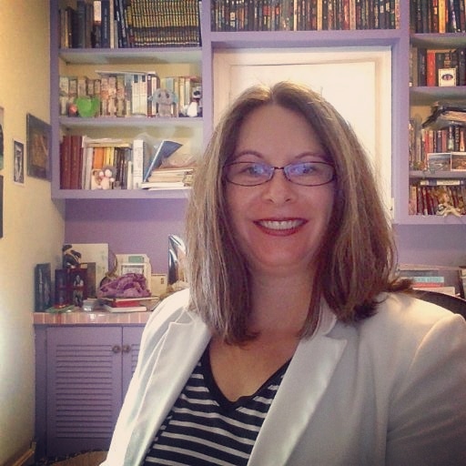 MakeMeReadPod's tweet image. EPISODE 39 IS UP W/ @garzamitchell. We talk about her experience in writing short stories &amp;amp; editing anthologies, seeing the rise of known authors in the horror community, her debut novella &amp;amp; more! I read stories from THE BIG BOOK OF BLASPHEMY &amp;amp; talk about some of my favs so far.