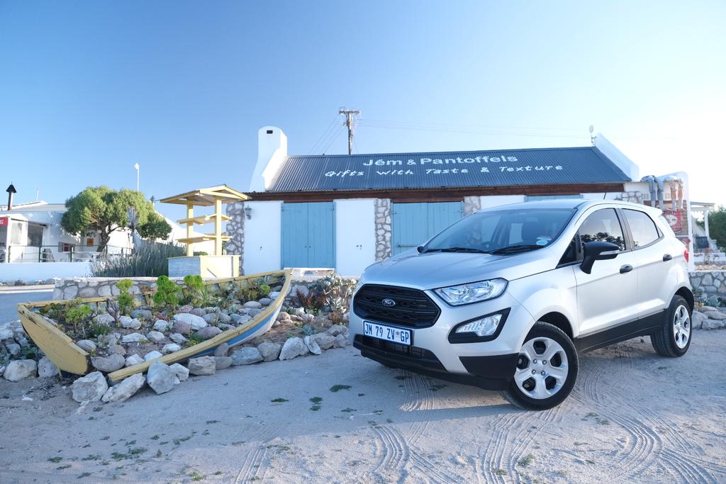 GeroLilleike's tweet photo. Exploring the West Coast with the @FordSouthAfrica EcoSport 1.5 Ambiente auto. Decent engine, it's performing better than expected on gravel/sand and it rides nicely on tar too. Also like the simple, fuss-free interior. Priced at R316 300! https://t.co/72EaFInKDZ