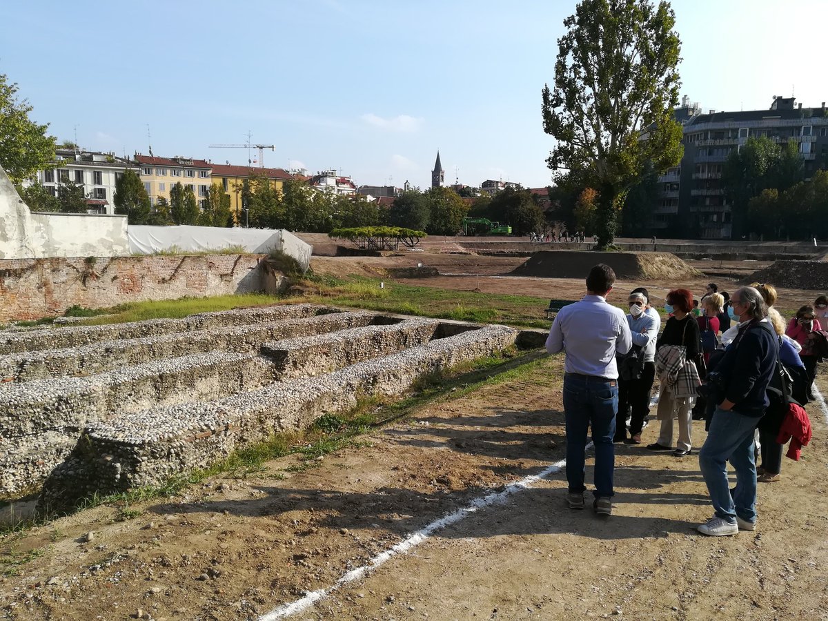 milanoarte's tweet photo. Alla (ri) scoperta degli scavi dell'anfiteatro romano di #Milano in occasione delle giornate del patrimonio. In un futuro sarà un bellissimo parco aperto a tutti. Per info e visite: tour@milanoarte.net #MiBACT #archeologia #architettura https://t.co/pnupINUbtU