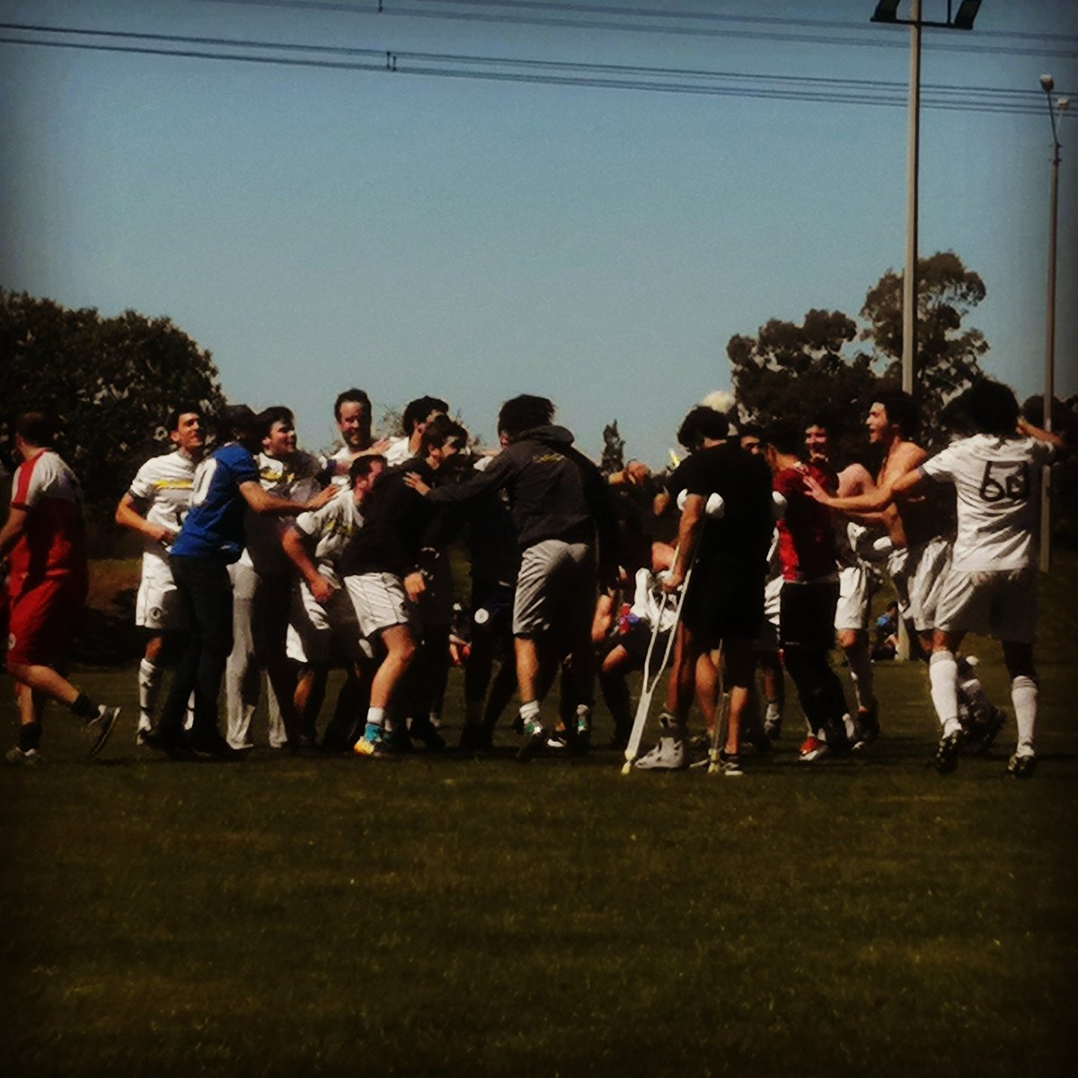EnOffOK's tweet photo. #LigaAmericaXEnOff

Final del partido, @ZapicanFC campeón del Torneo Inicial 2020, en un final para el infarto, tras ganar 3 a 2 ante C.A Cuatro 68. La categoría tuvo el final que se merecía, tremendo final con 3 equipos peleando minuto a minuto. https://t.co/6zkS8KygkJ